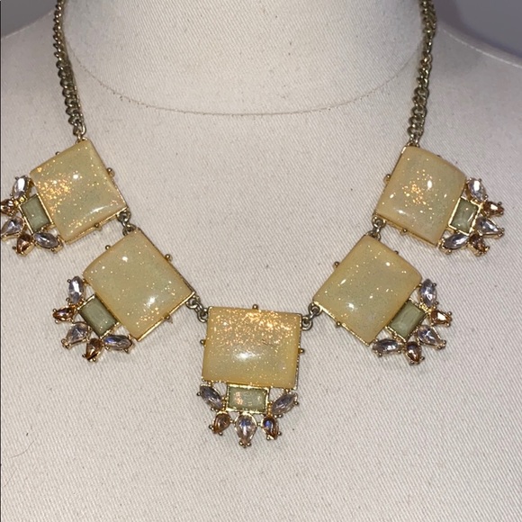 Statement necklace - Picture 2 of 3